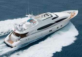 Le Reve Yacht Charter in New England